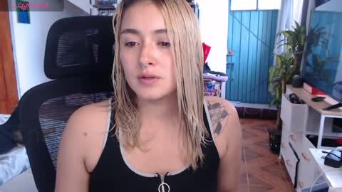   online show from April 1, 12:39 pm