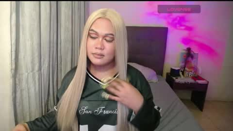 NOEY online show from February 22, 1:02 pm