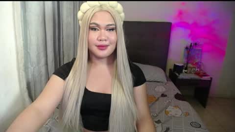 NOEY online show from March 1, 7:04 pm