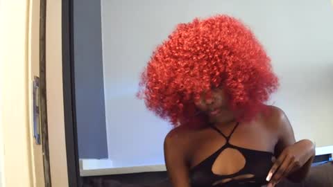 Snapshot of thathoneygirl chatting on July 22, 8:28 am Shiellat online show from July 22, 8:28 am