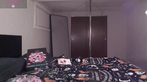 Snapshot of thatwitch710 chatting on February 20, 6:26 am Thatwitch710 online show from February 20, 6:26 am