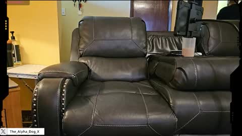 Snapshot of the_alpha_dog_xxx chatting on February 13, 5:53 pm the_alpha_dog_xxx online show from February 13, 5:53 pm