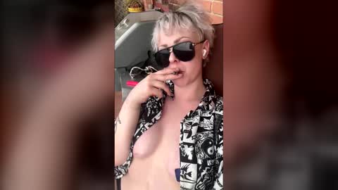 Snapshot of the_arctic_beaty chatting on February 28, 12:17 pm the_arctic_beaty online show from February 28, 12:17 pm