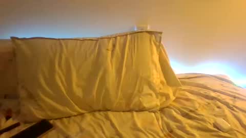 the crazy travellers online show from December 19, 4:25 pm