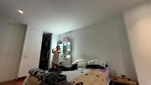 i am Cat  online show from March 20, 3:50 pm