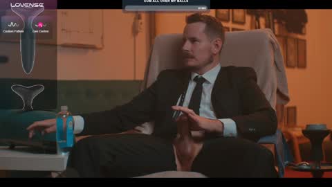 Snapshot of the_dilf chatting on December 6, 5:55 pm The DILF -  online show from December 6, 5:55 pm