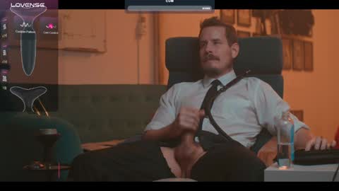 Snapshot of the_dilf chatting on January 6, 4:13 pm The DILF -  online show from January 6, 4:13 pm