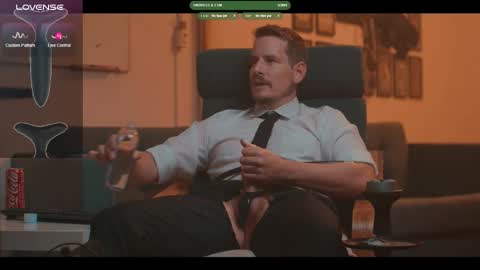 Snapshot of the_dilf chatting on October 17, 6:10 pm The DILF -  online show from October 17, 6:10 pm