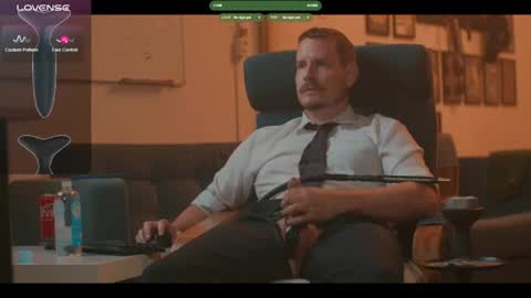 Snapshot of the_dilf chatting on May 15, 4:36 pm The DILF - online show from May 15, 4:36 pm