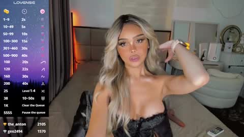 Snapshot of the_enchantressxx chatting on December 15, 10:50 am nabi butterfly online show from December 15, 10:50 am