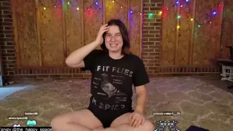 Snapshot of the_happy_space chatting on June 18, 12:22 am MATERNITY LEAVE online show from June 18, 12:22 am