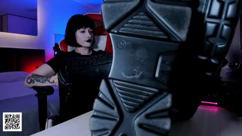 Snapshot of the_inamorata chatting on September 18, 9:28 pm Goddess Misha online show from September 18, 9:28 pm