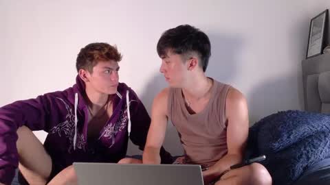 the_lionss online show from April 17, 9:51 pm