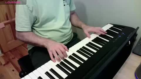 Stephan 34  Cassandra 25 online show from February 20, 2:06 pm