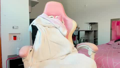 IGAleja queen1 online show from December 20, 3:52 pm