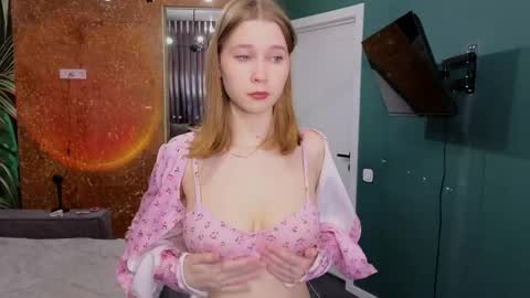 Vicky online show from March 20, 5:29 pm