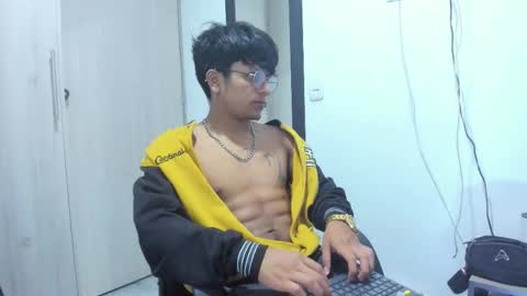 Snapshot of the_weed_guys chatting on September 30, 3:44 am Danny online show from September 30, 3:44 am