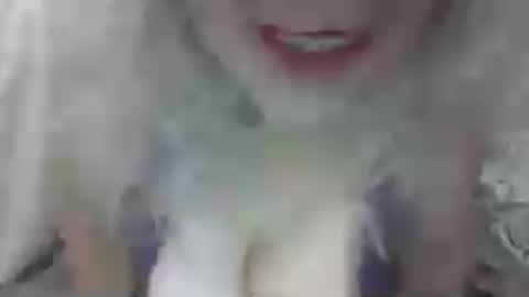 The Arctic Milf online show from June 19, 5:17 pm