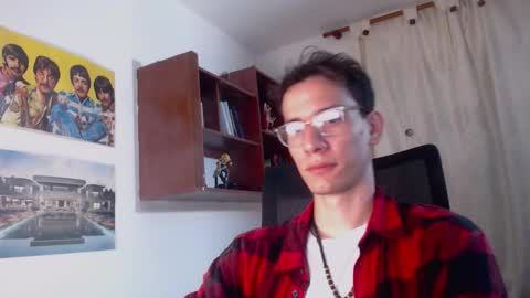 Snapshot of thebeatles18 chatting on November 9, 6:33 am Axel online show from November 9, 6:33 am