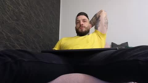 Snapshot of thebestmuscles chatting on March 6, 12:19 pm John online show from March 6, 12:19 pm