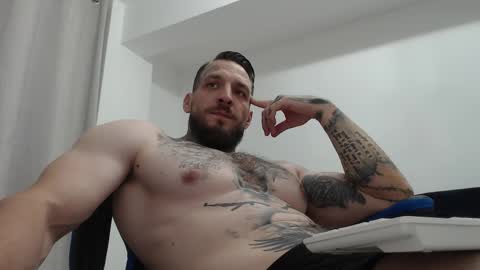 Snapshot of thebestmuscles chatting on September 17, 7:48 pm John online show from September 17, 7:48 pm