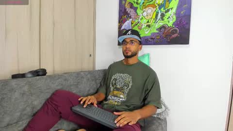 theblack_frank online show from December 2, 12:43 pm