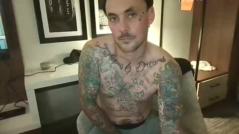 Snapshot of thecoryhall9109 chatting on October 28, 8:18 am thecoryhall9109 online show from October 28, 8:18 am