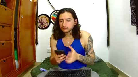 Snapshot of thecrazyadam chatting on May 7, 12:10 pm Miguel online show from May 7, 12:10 pm