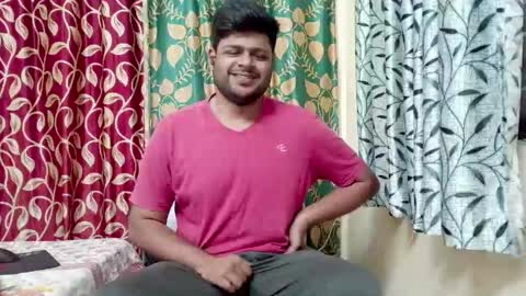 Snapshot of thecuteboyy chatting on June 6, 10:03 pm thecuteboyy online show from June 6, 10:03 pm