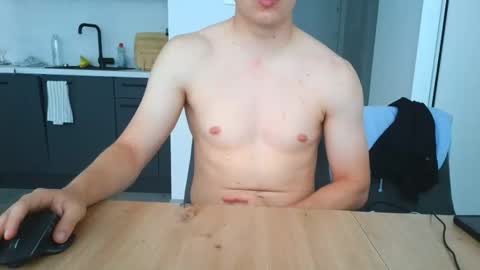 Snapshot of thecuteguy144949 chatting on May 30, 8:55 am thecuteguy144949 online show from May 30, 8:55 am