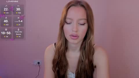 Snapshot of thecutienatura chatting on June 4, 7:09 pm Olivia online show from June 4, 7:09 pm