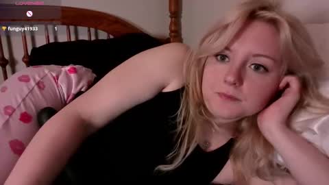 Snapshot of thedancingalien chatting on May 7, 4:18 am Kassandra Grant online show from May 7, 4:18 am