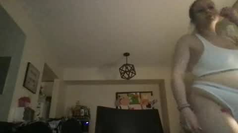 Snapshot of thedevinemilf chatting on May 19, 1:56 am Masked Milf Christina online show from May 19, 1:56 am