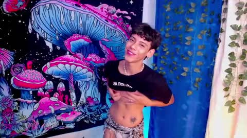 Snapshot of thedoll_ethan chatting on June 4, 11:55 pm ethan online show from June 4, 11:55 pm