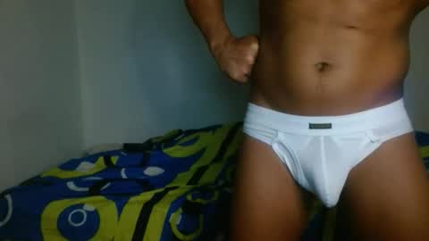 Snapshot of theebonys chatting on April 1, 4:46 am theebonys online show from April 1, 4:46 am