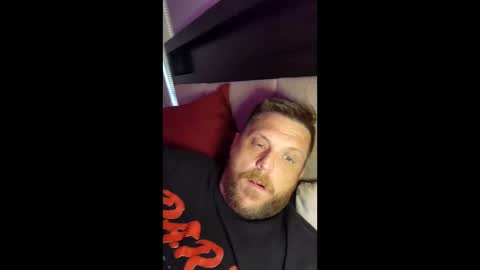 theejerbear1983 online show from April 18, 6:23 pm