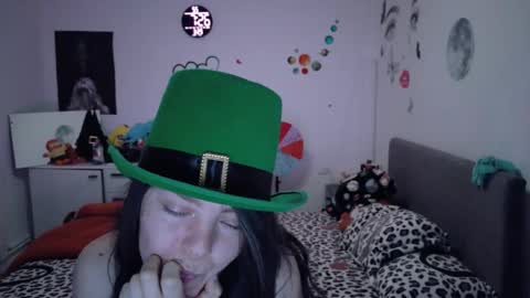 TheFarmergirl online show from March 29, 5:29 am