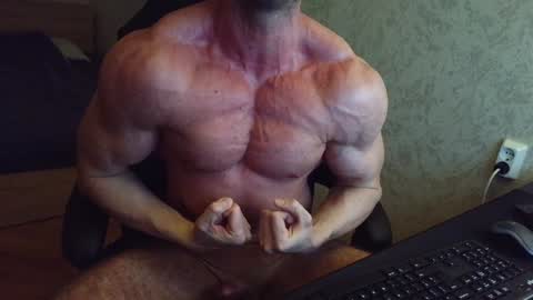 Snapshot of thefitgiant chatting on January 31, 6:03 pm Vince online show from January 31, 6:03 pm