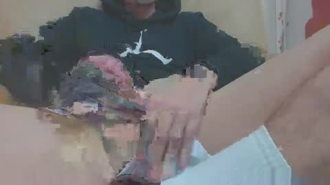 Snapshot of thegeezer30 chatting on December 16, 10:34 pm Geezer online show from December 16, 10:34 pm