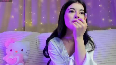 Snapshot of thegirlyoullcomebackto chatting on June 17, 8:43 pm Anora online show from June 17, 8:43 pm