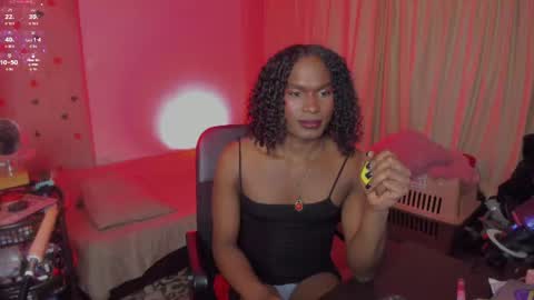 Snapshot of thegoldenbitch chatting on June 11, 1:27 am Goldie online show from June 11, 1:27 am