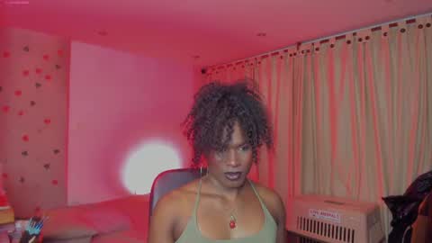 Snapshot of thegoldenbitch chatting on July 7, 12:57 am Goldie online show from July 7, 12:57 am