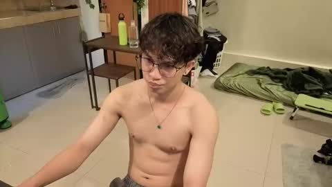 Snapshot of thegreenmagus chatting on April 20, 7:00 am Green online show from April 20, 7:00 am