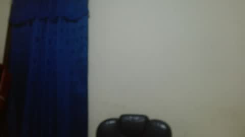 Snapshot of thehousedog chatting on April 23, 1:18 am thehousedog online show from April 23, 1:18 am