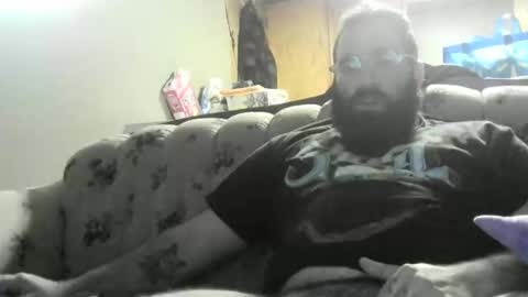 Snapshot of theironbulll chatting on December 15, 12:37 am Iron online show from December 15, 12:37 am