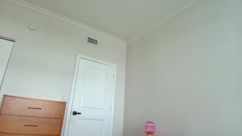 Snapshot of theislandgirl chatting on February 27, 7:15 pm Lily Marie online show from February 27, 7:15 pm