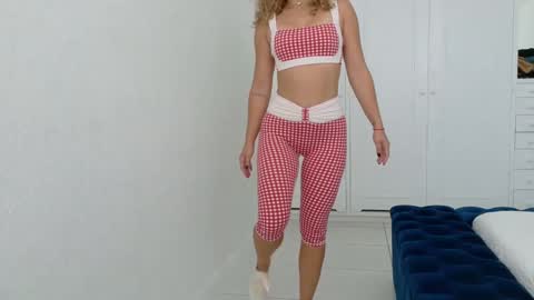 Snapshot of theislandgirl chatting on September 22, 3:03 pm Lily Marie online show from September 22, 3:03 pm