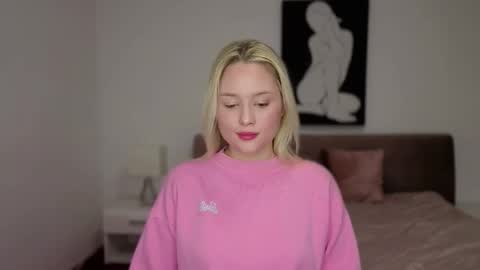 Snapshot of thejessie chatting on February 15, 7:32 pm Kisaaleksandrova online show from February 15, 7:32 pm