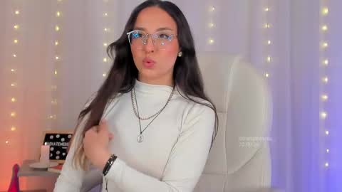 Snapshot of thekatemess_ chatting on September 23, 6:27 am Katie. Kate is the name I go by. online show from September 23, 6:27 am