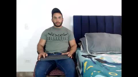 Snapshot of theking_david25 chatting on June 8, 4:18 pm Ronny online show from June 8, 4:18 pm